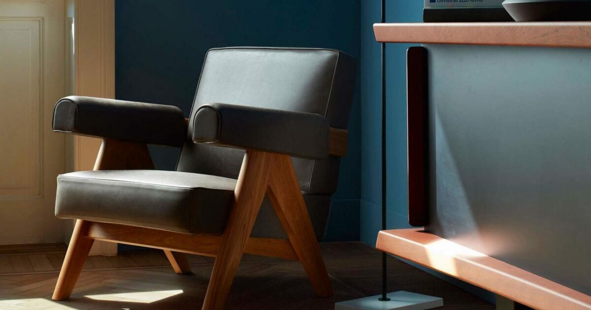 Cassina Capitol Complex Lounge Chair by Pierre Context Gallery