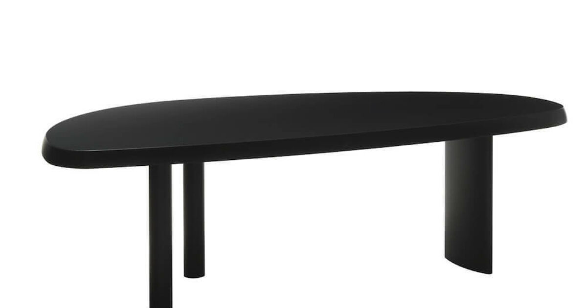 Buy the Cassina 525 Table en Forme Libre Dining Table at